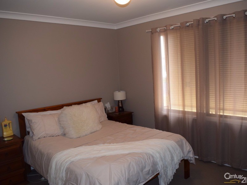 2  Werona Place, Parkes NSW 2870