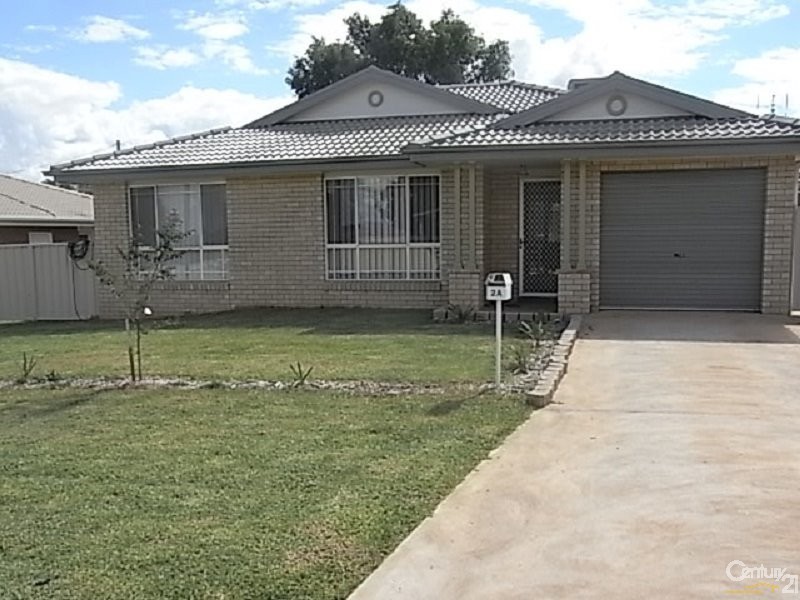 2A Farrer Street, Parkes NSW 2870