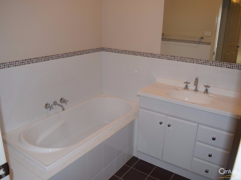 4/80  Close Street, Parkes NSW 2870