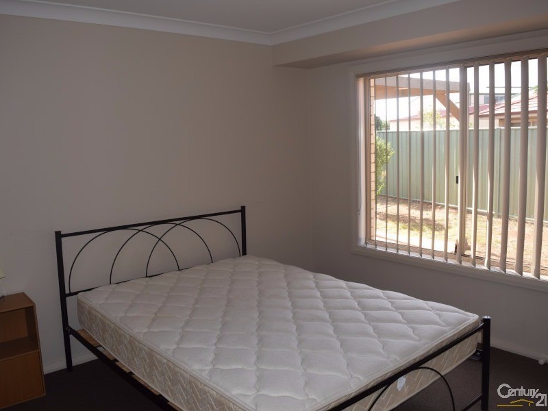 4/80  Close Street, Parkes NSW 2870