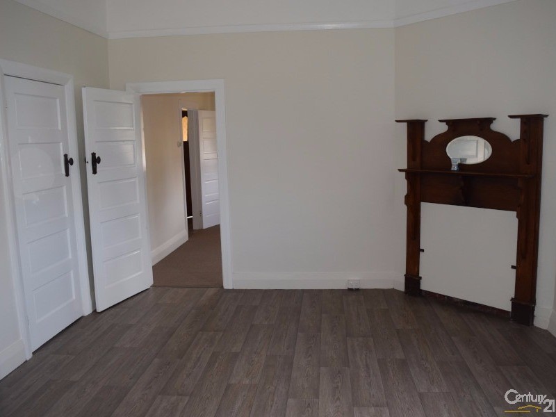 114-116 Clarinda Street, Parkes NSW 2870