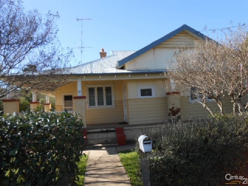 32 May Street, Parkes NSW 2870