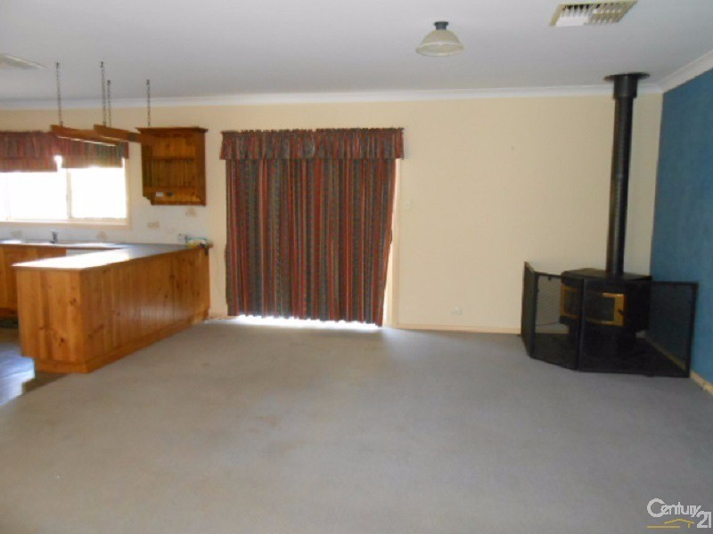 7  Glenburnie Close, Parkes NSW 2870