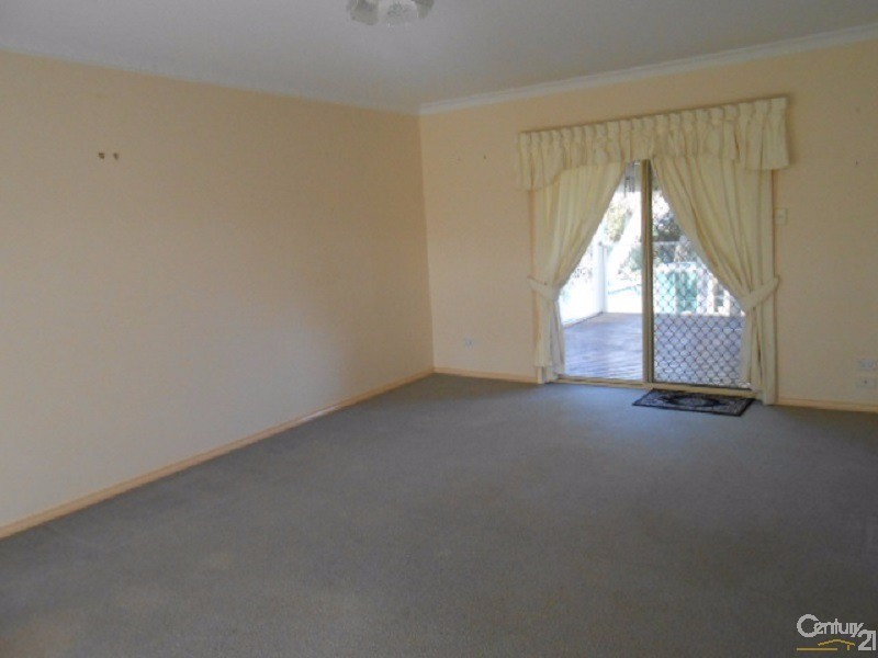 7  Glenburnie Close, Parkes NSW 2870