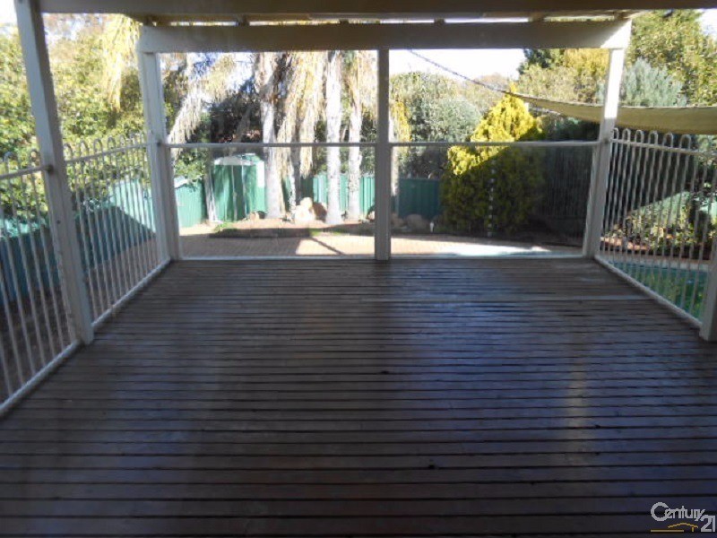 7  Glenburnie Close, Parkes NSW 2870