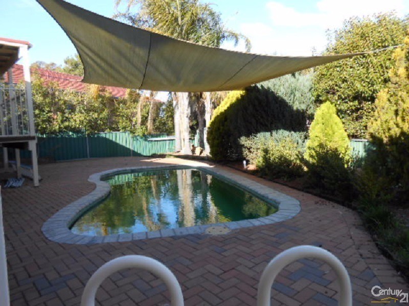 7  Glenburnie Close, Parkes NSW 2870