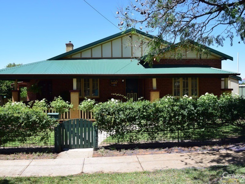 31  Elizabeth Street, Parkes NSW 2870