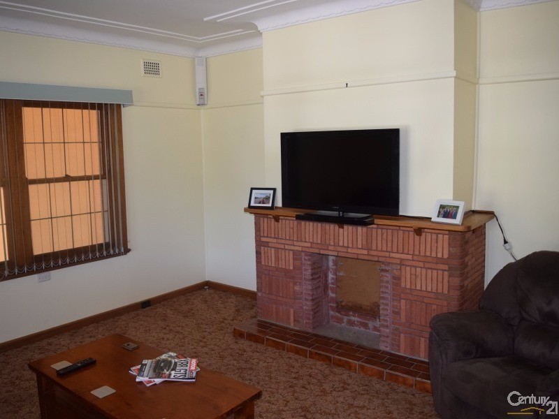 28 Wentworth Street, Parkes NSW 2870