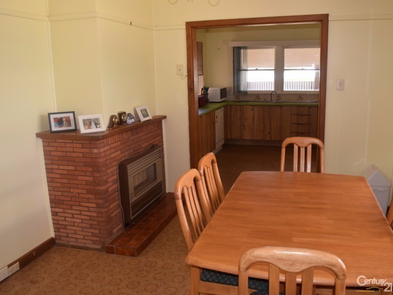 28 Wentworth Street, Parkes NSW 2870