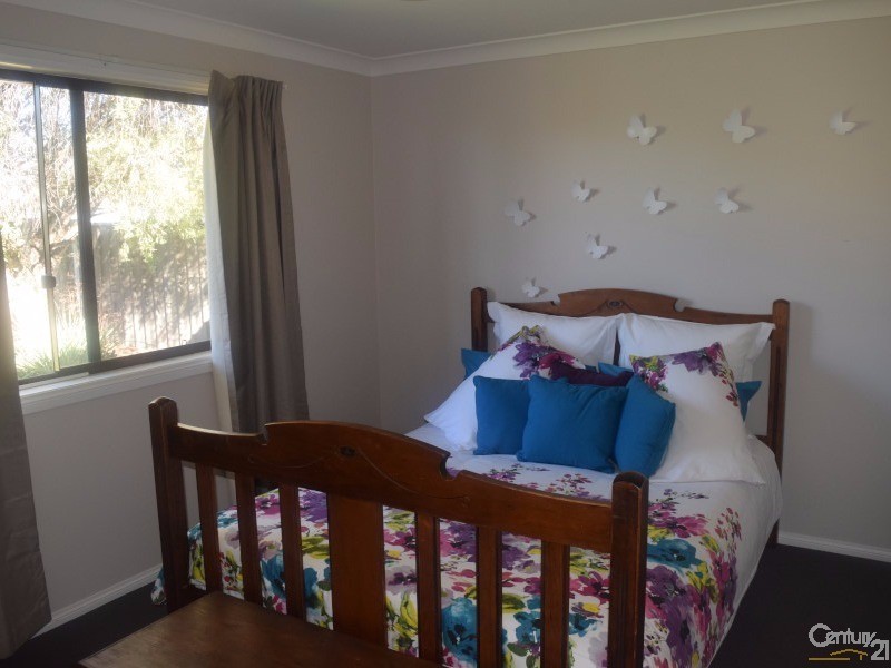 11a Barton Street, Parkes NSW 2870