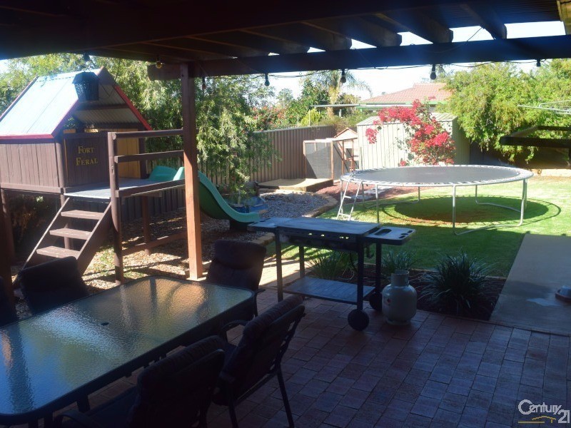 11a Barton Street, Parkes NSW 2870