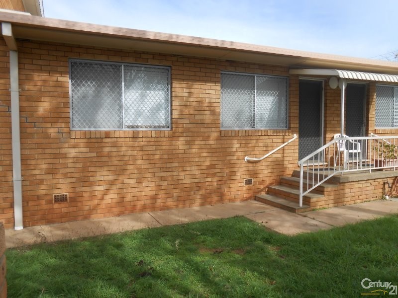 2/27 Lynch St, Parkes NSW 2870