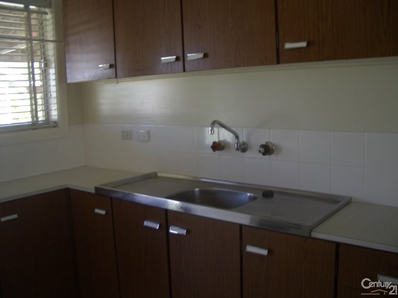 2/27 Lynch St, Parkes NSW 2870