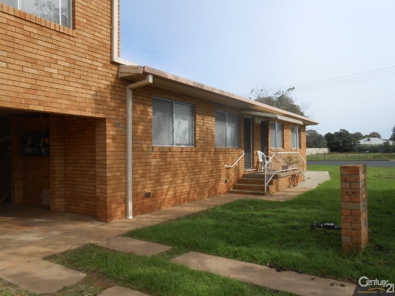 2/27 Lynch St, Parkes NSW 2870