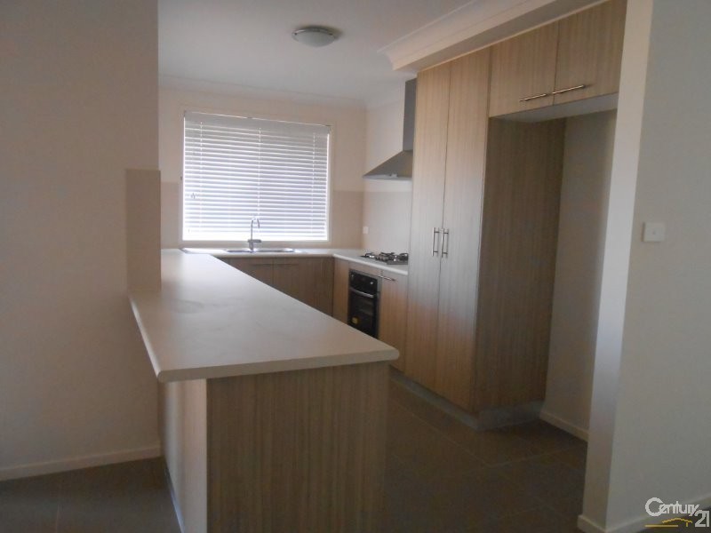 4 Willow Place, Parkes NSW 2870