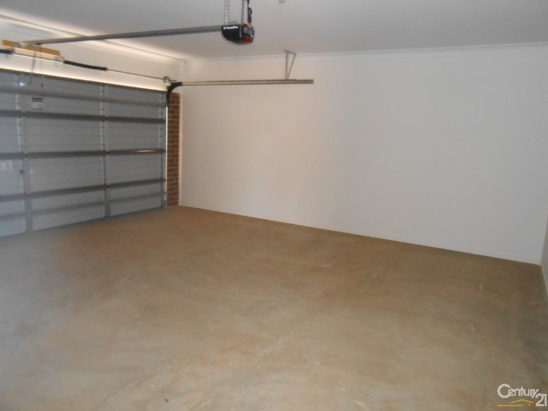 4 Willow Place, Parkes NSW 2870