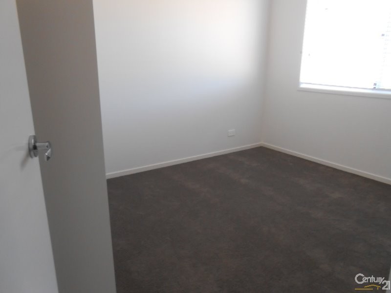 4 Willow Place, Parkes NSW 2870