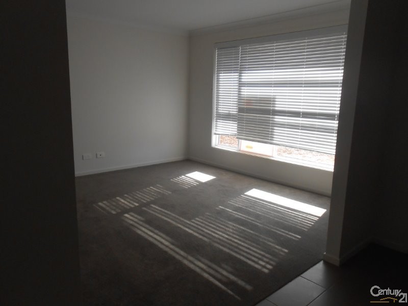 4 Willow Place, Parkes NSW 2870