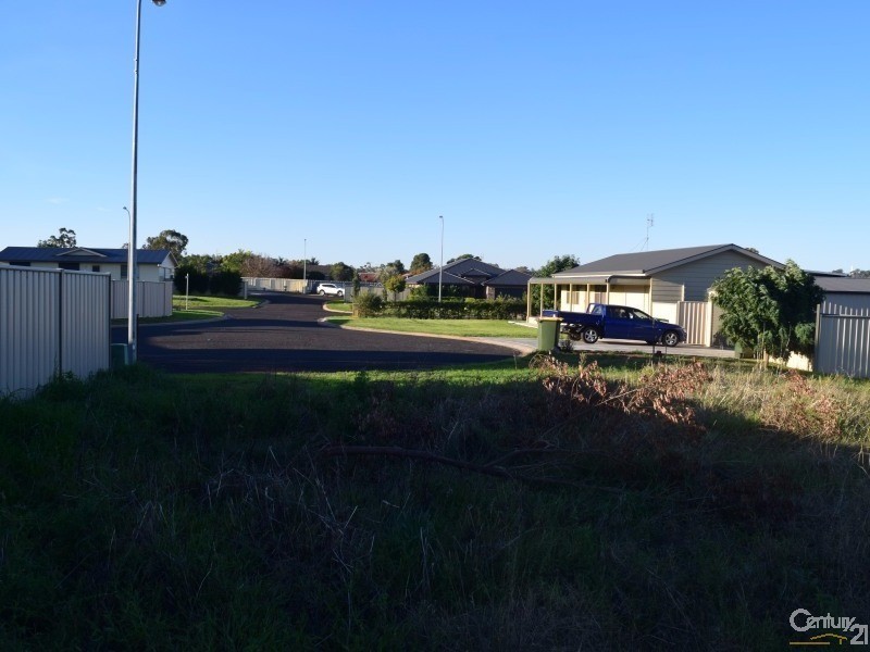 3 Marie Rose Close, Parkes NSW 2870