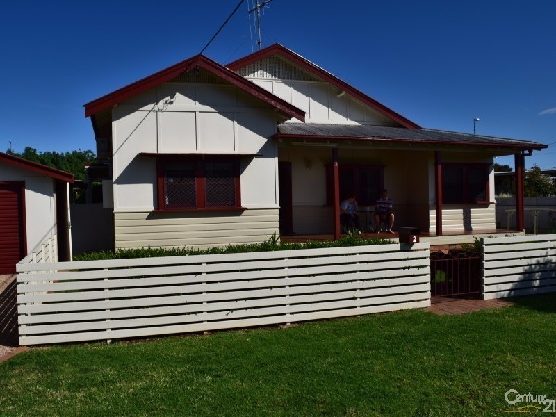 6 Butler Lane, Parkes NSW 2870