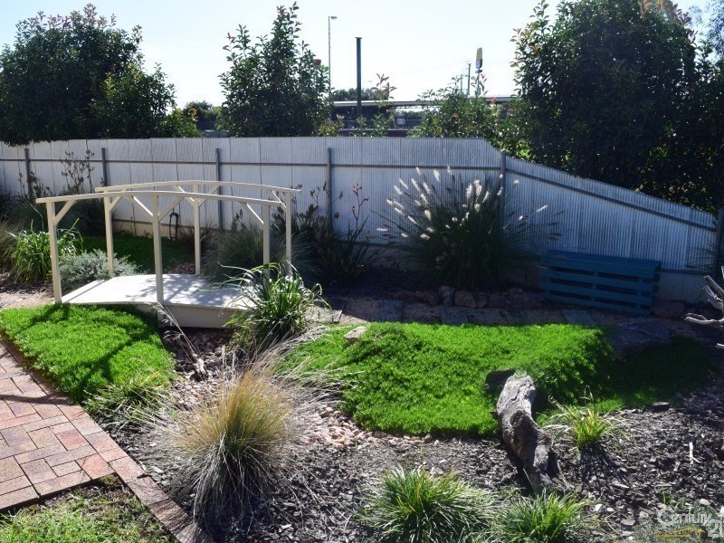 6 Butler Lane, Parkes NSW 2870