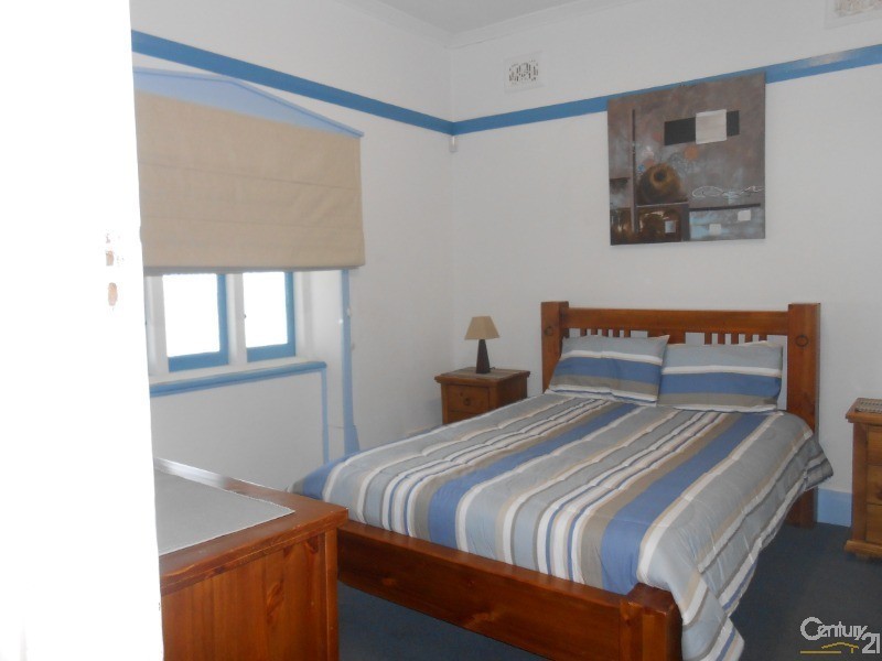 1 Keast Street, Parkes NSW 2870
