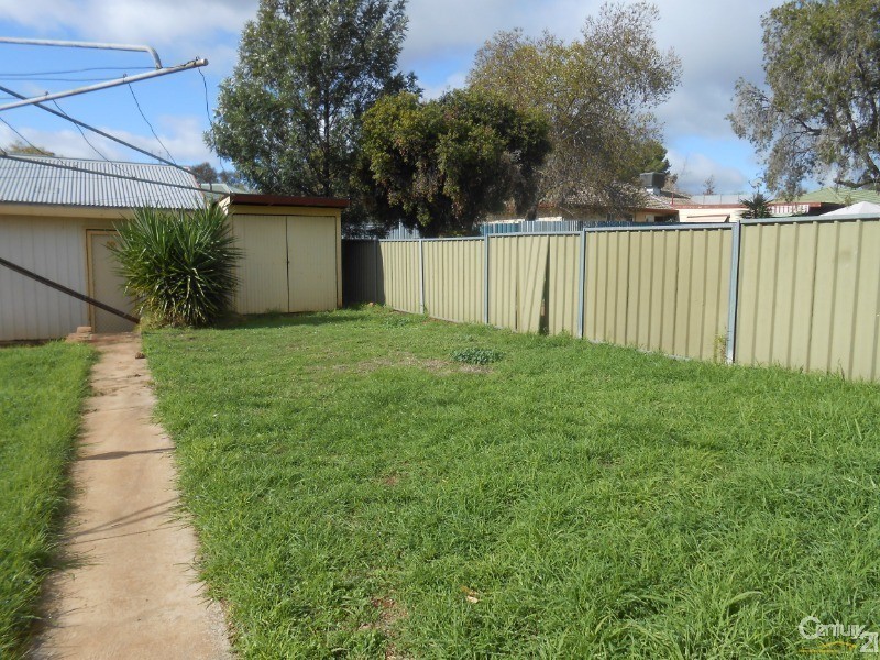 1 Keast Street, Parkes NSW 2870