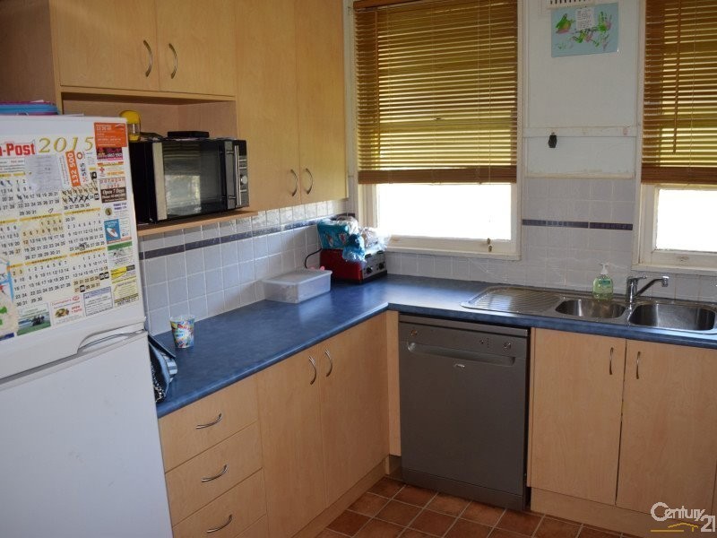 63 High St, Parkes NSW 2870