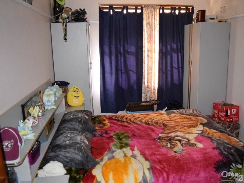 63 High St, Parkes NSW 2870