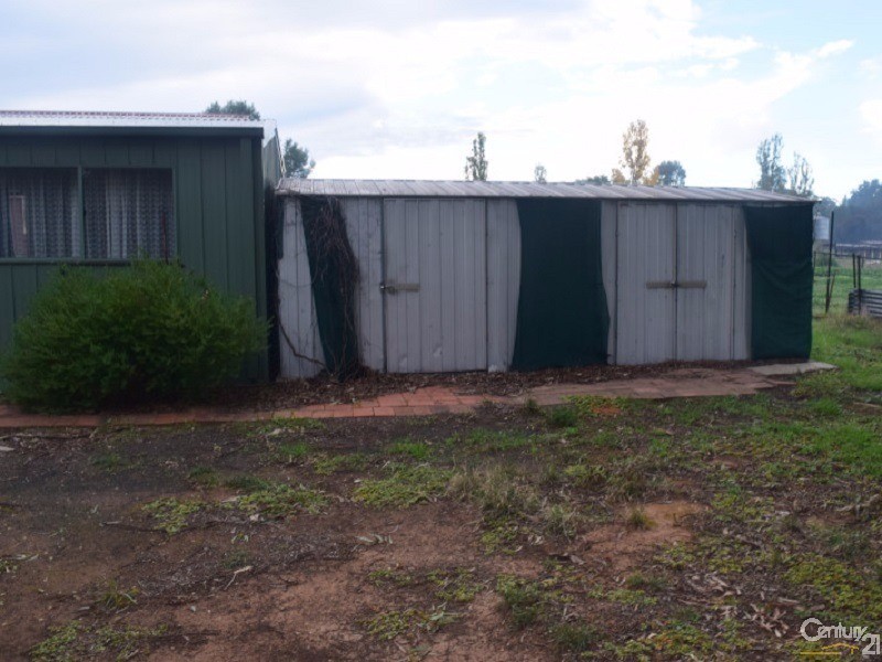 33 Kelly Road, Parkes NSW 2870