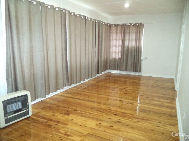 8  Mitchell Street, Parkes NSW 2870
