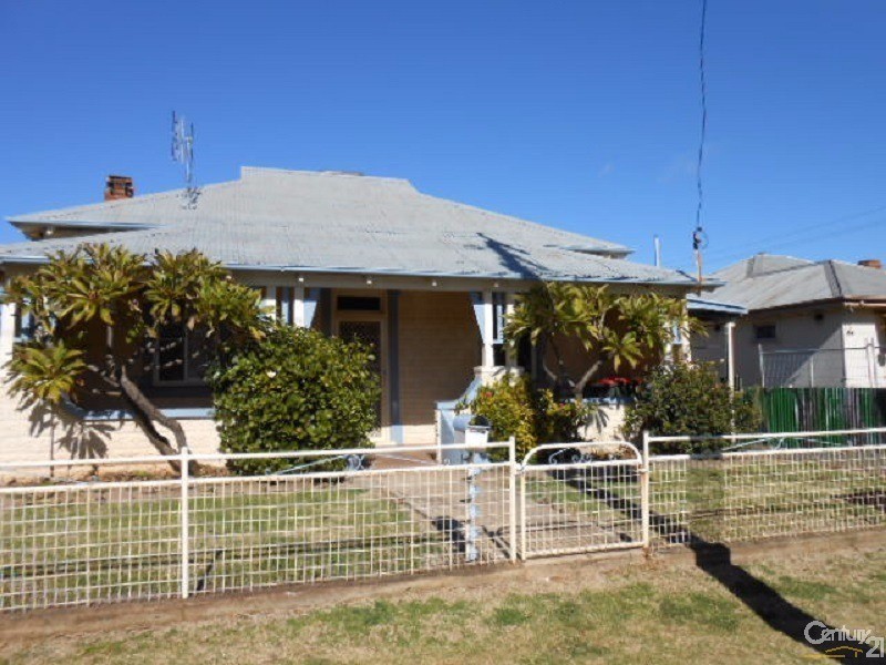 23 Victoria Street, Parkes NSW 2870