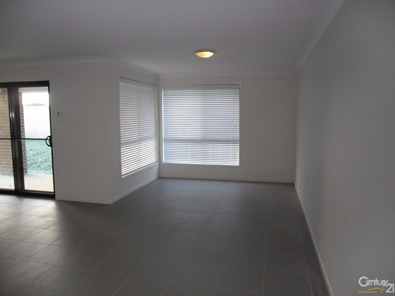 25 Rosewood Ave, Parkes NSW 2870