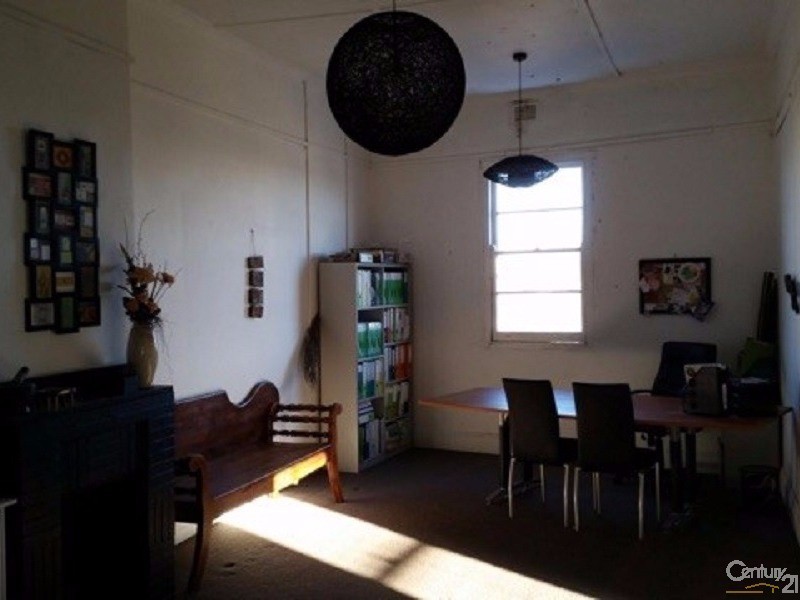 232 Clarinda Street, Parkes NSW 2870