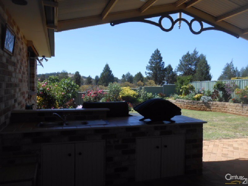 29  Glenburnie Close, Parkes NSW 2870