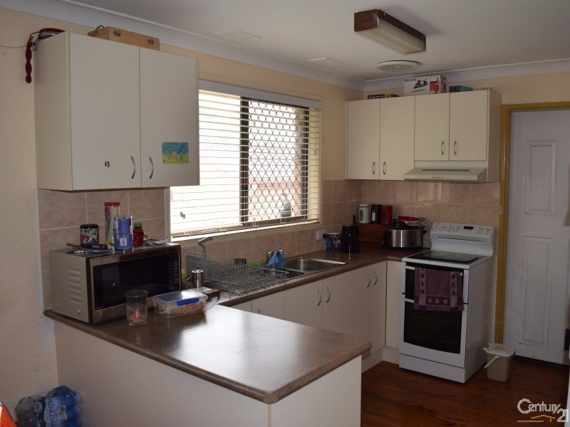 11 Bowditch Crescrent, Parkes NSW 2870