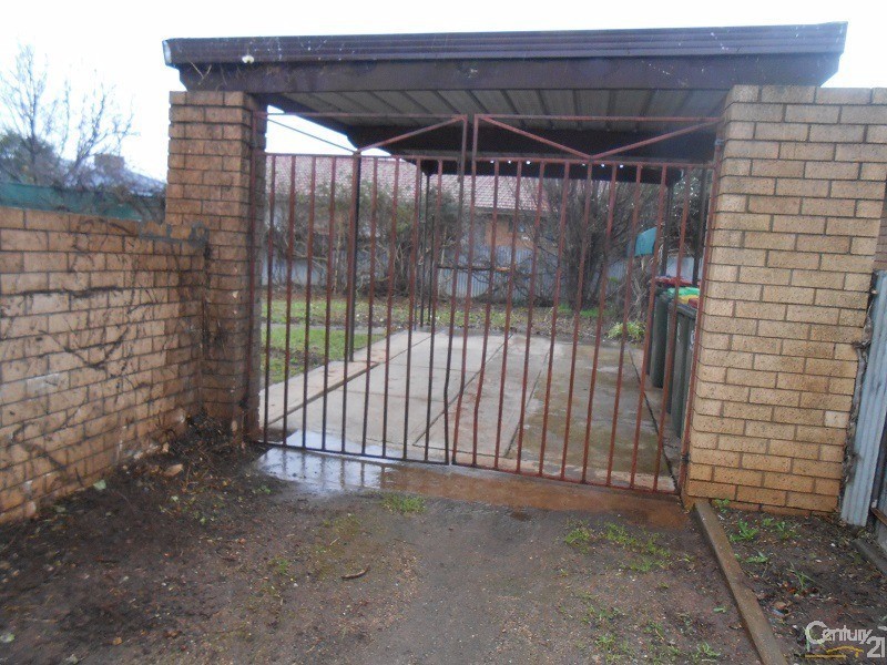 22 Brolgan Road, Parkes NSW 2870