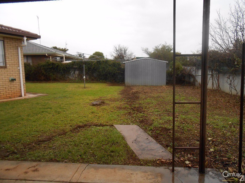 22 Brolgan Road, Parkes NSW 2870