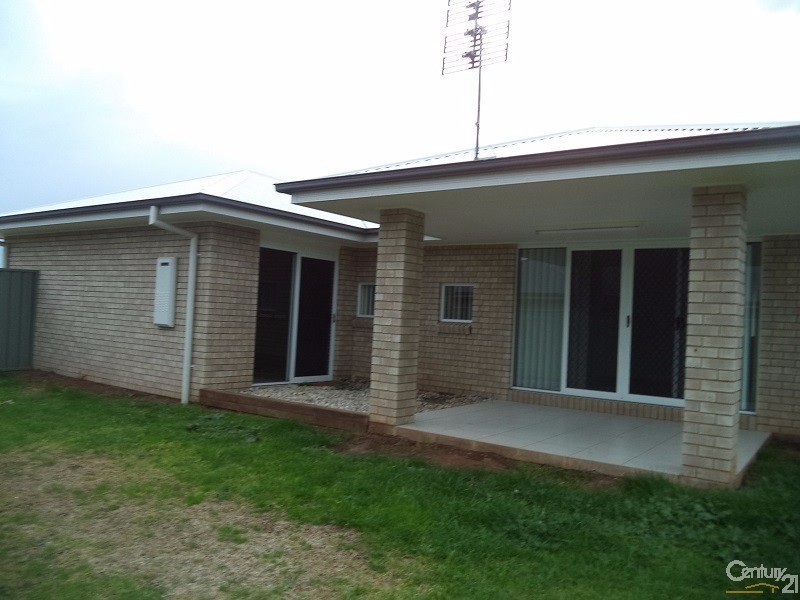 12 Warragrah Place, Parkes NSW 2870