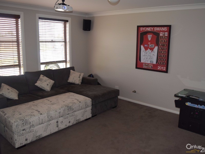 9 Mossgiel Close, Parkes NSW 2870