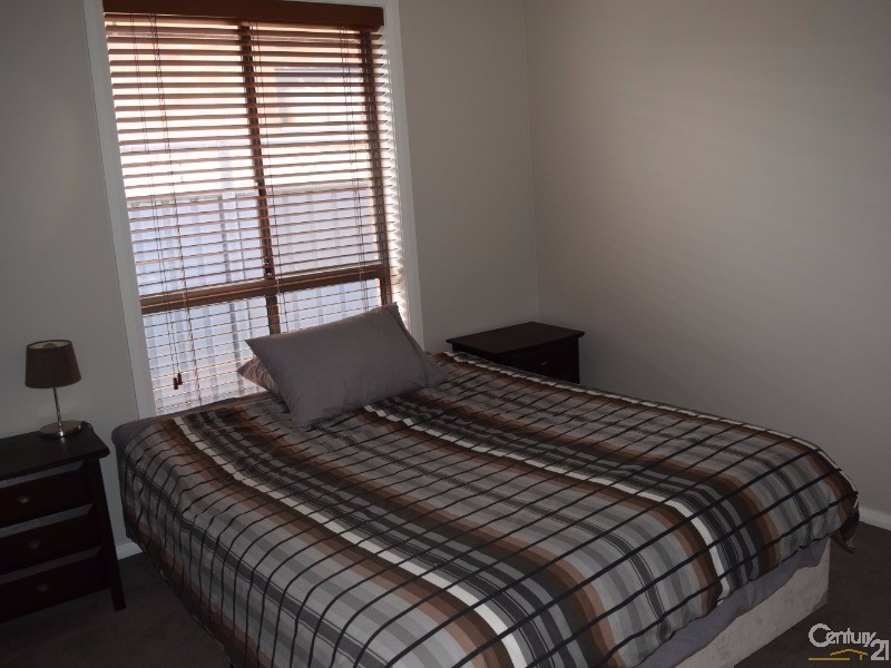 9 Mossgiel Close, Parkes NSW 2870