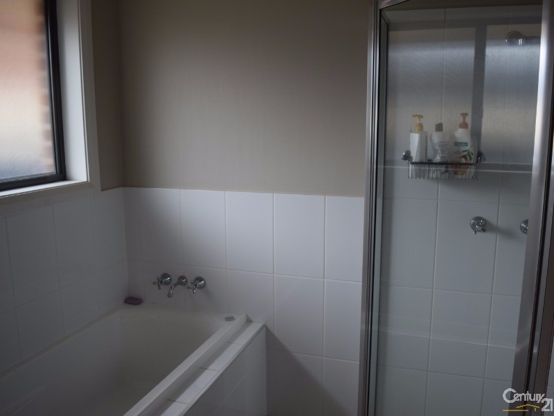 9 Mossgiel Close, Parkes NSW 2870