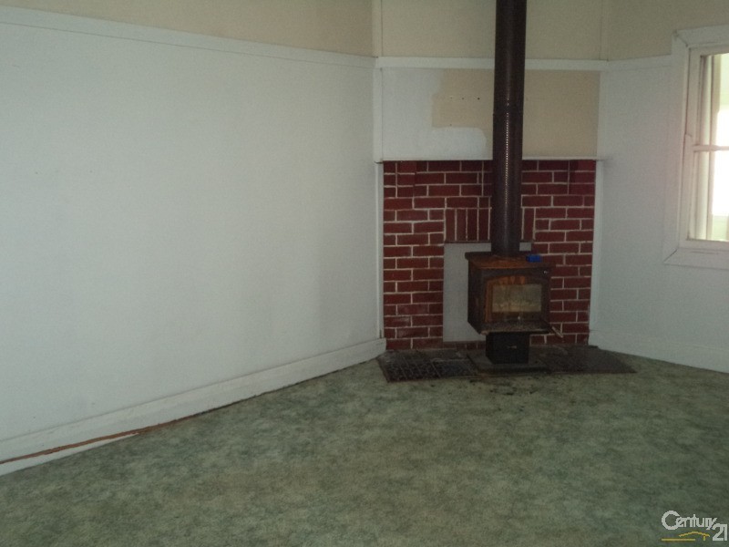 9  Melbourne Street, Parkes NSW 2870