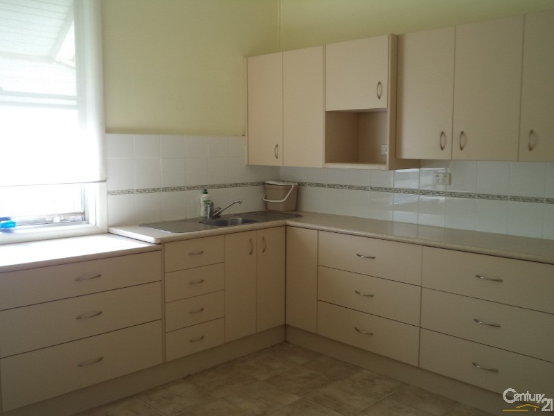 9  Melbourne Street, Parkes NSW 2870