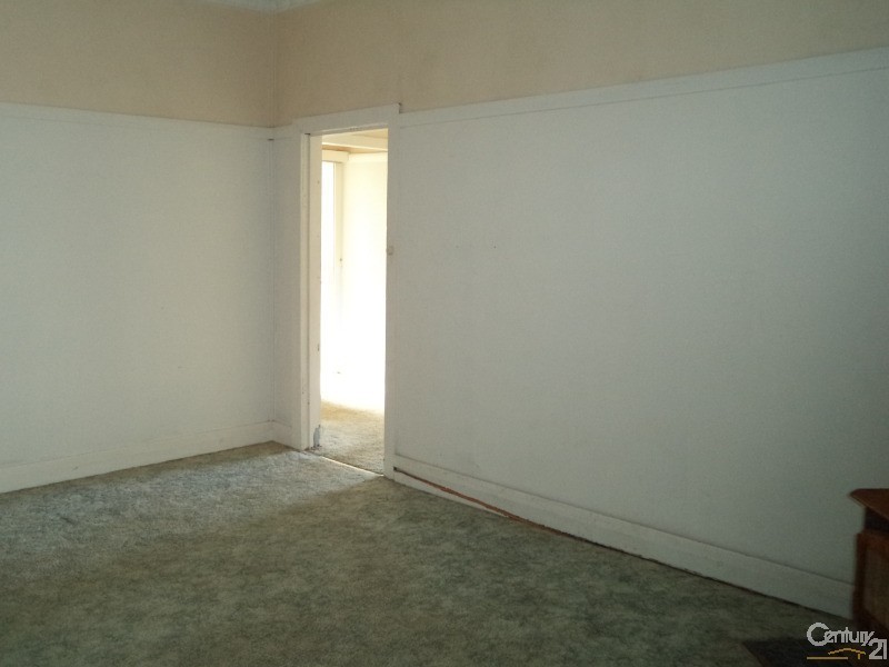 9  Melbourne Street, Parkes NSW 2870