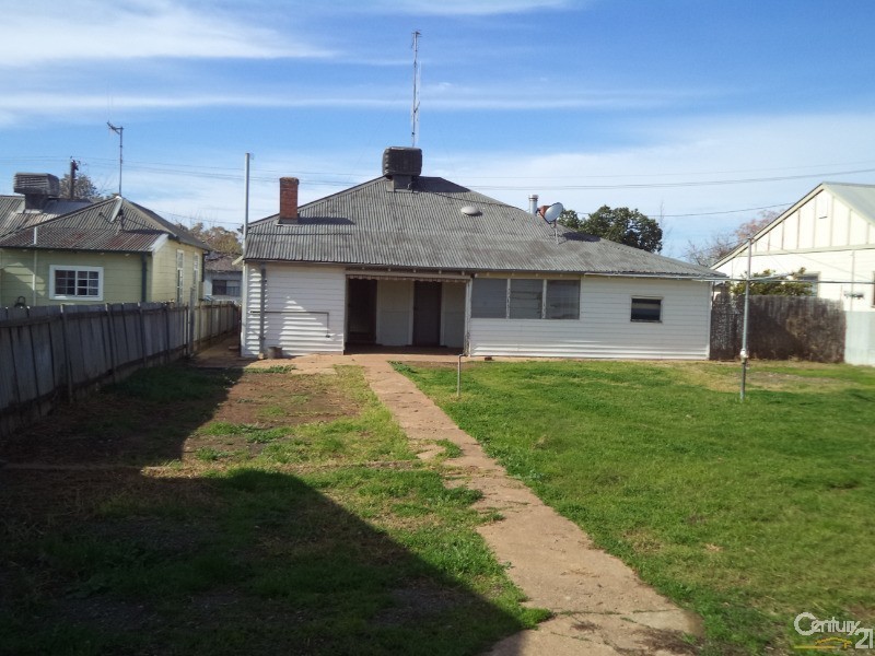 9  Melbourne Street, Parkes NSW 2870