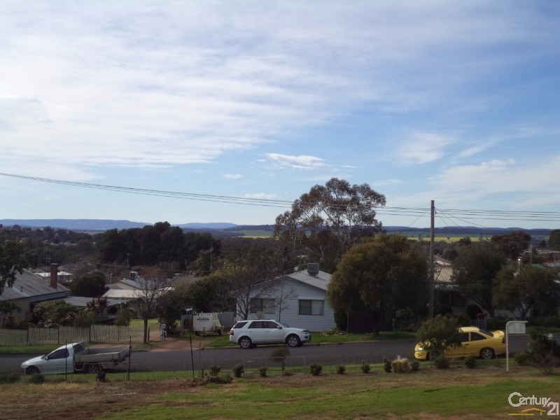 20  Howard Street, Parkes NSW 2870