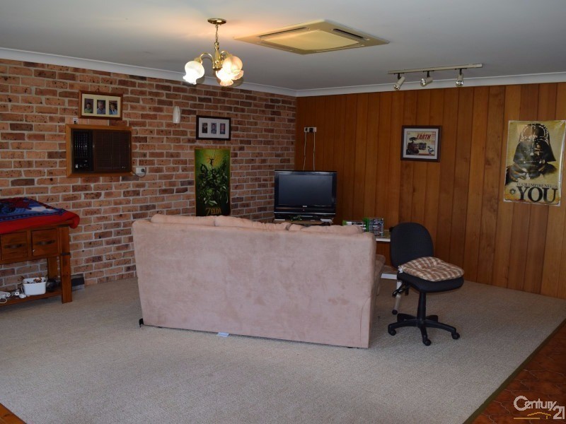 23 Bowditch Crescent, Parkes NSW 2870