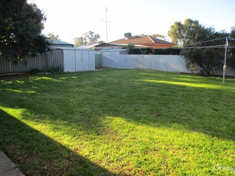 10 Ebelina Crescent, Parkes NSW 2870