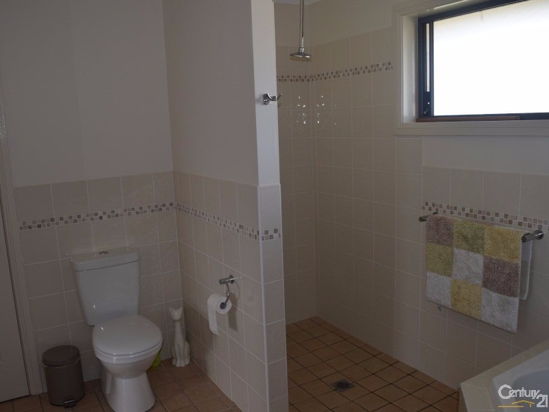 18  Vaucluse Place, Parkes NSW 2870